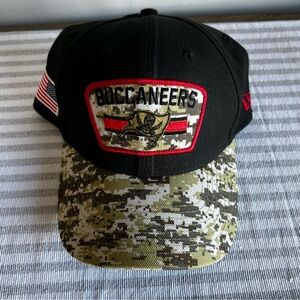 New Era 39Thirty Flex Tampa Buccaneers Salute To Service Men's Hat #1280